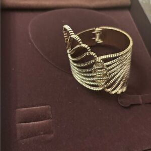 Elegant Gold Women's Bracelet